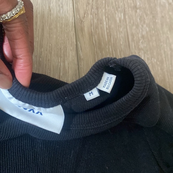 Black cropped long sleeve - Size S/M - Picture 2 of 3